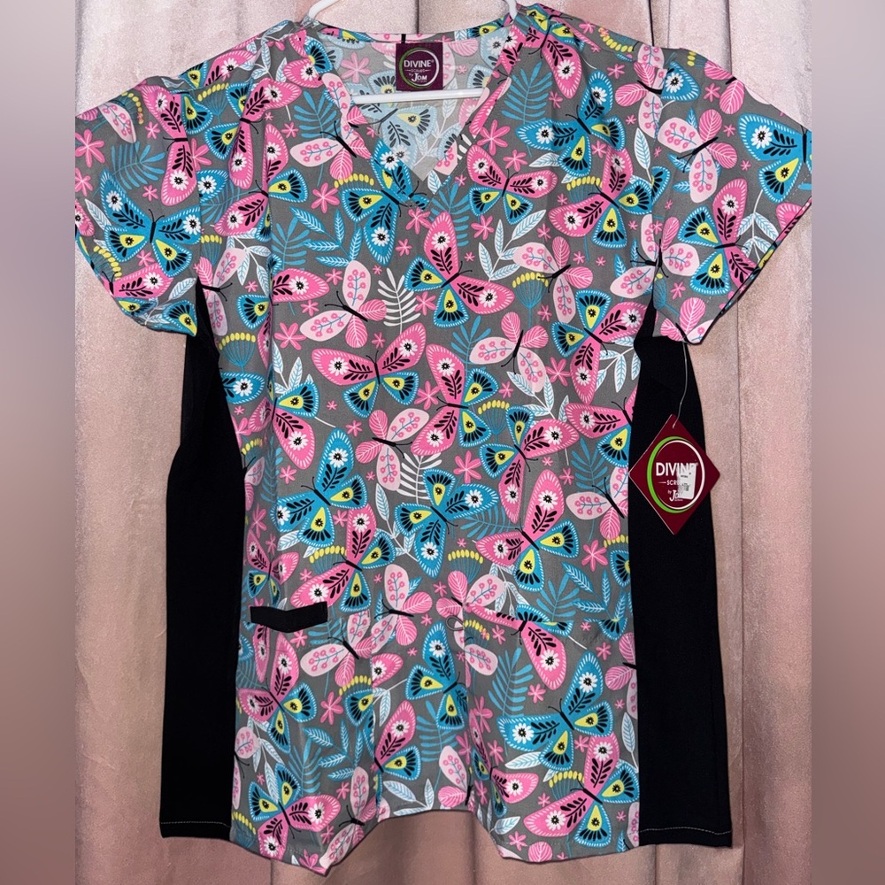 Divine by JDM Uniforms Scrub Top - M